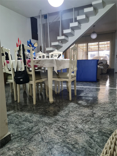 Foto REO1103826