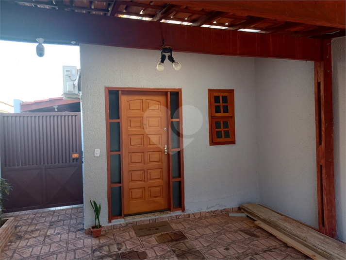 Foto REO1103833
