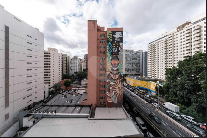 Foto REO1103846