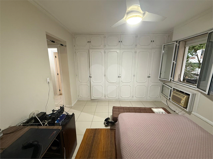 Foto REO1103848