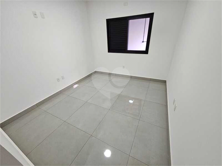 Foto REO1103850