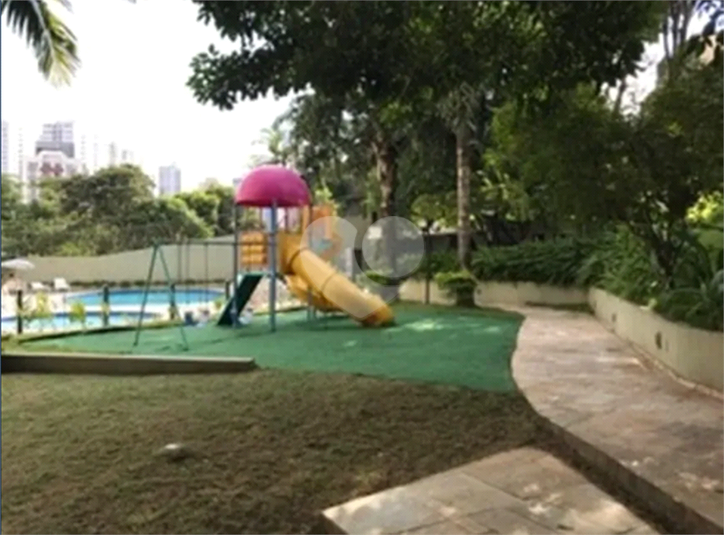 Foto REO1103893