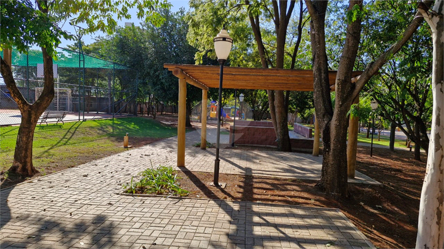 Foto REO1103907