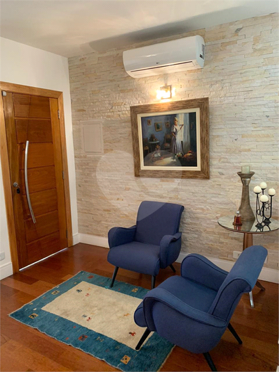 Foto REO1103931