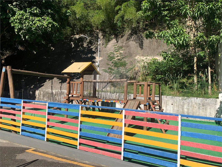 Foto REO1103958