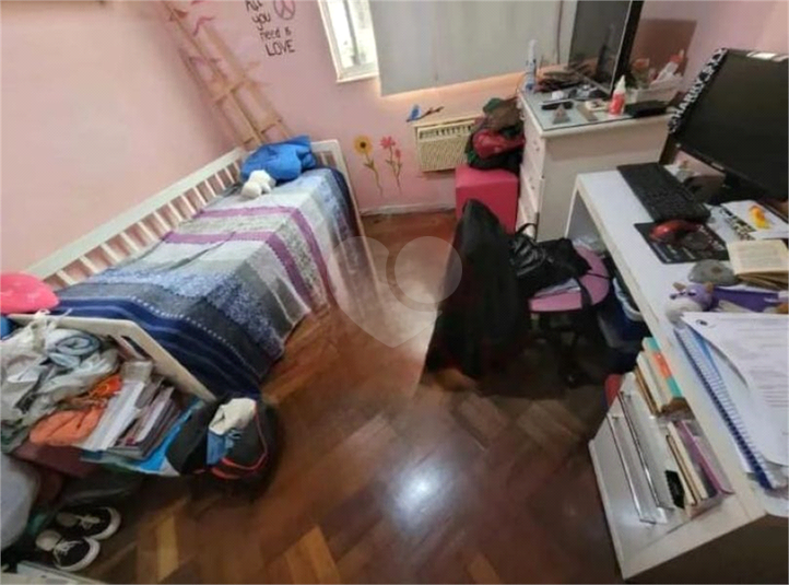 Foto REO1104012