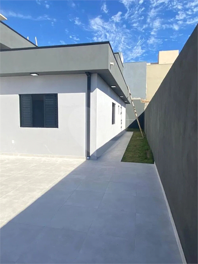 Foto REO1104165