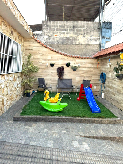Foto REO1104200