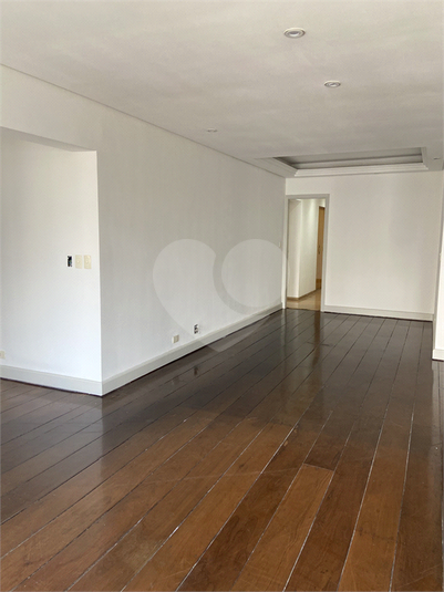 Foto REO1104327