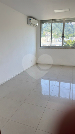 Foto REO1104340