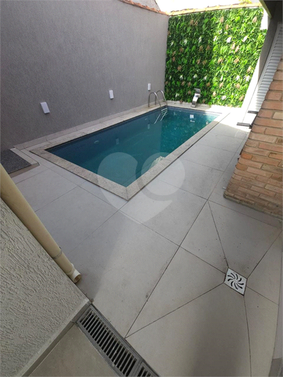 Foto REO1104357