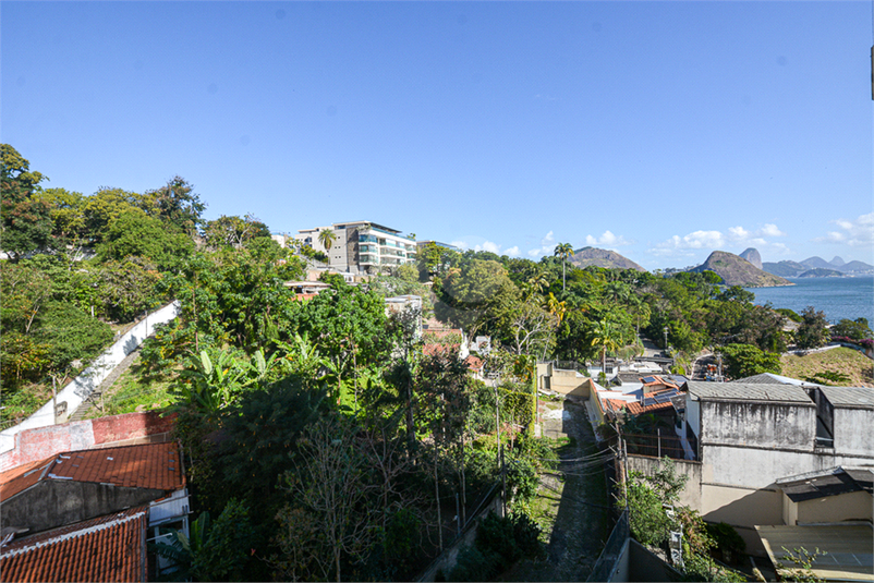 Foto REO1104378