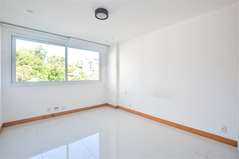 Foto REO1104378
