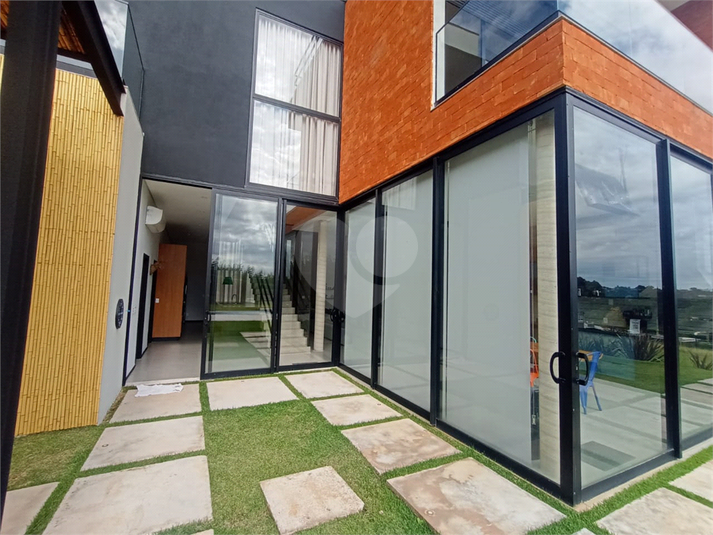 Foto REO1104442