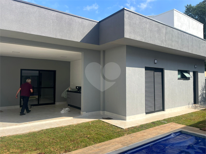 Foto REO1104538