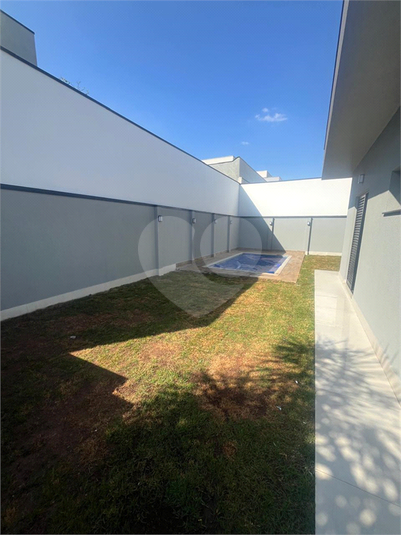 Foto REO1104538