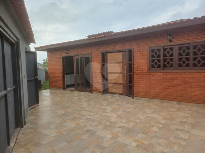 Foto REO1104558