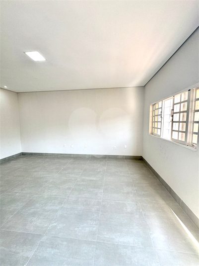 Foto REO1104587