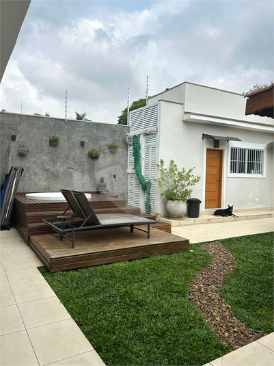 Foto REO1104590