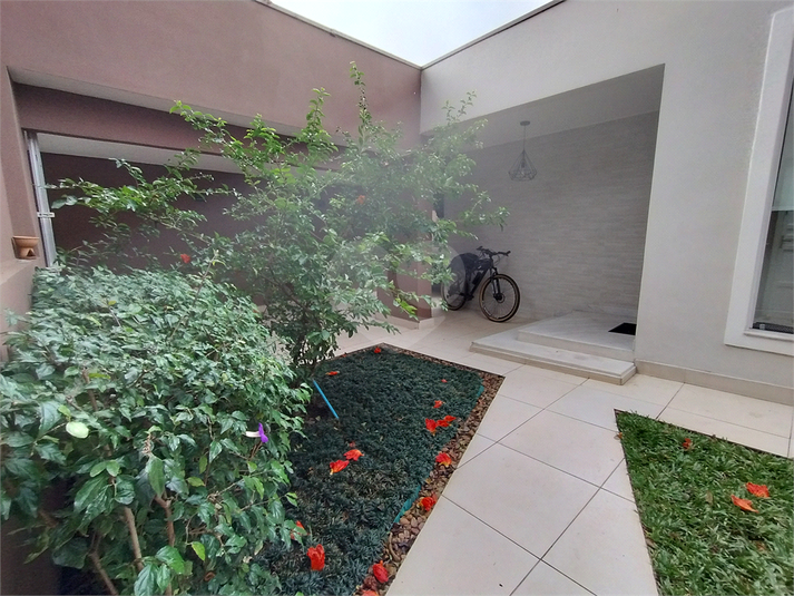 Foto REO1104590