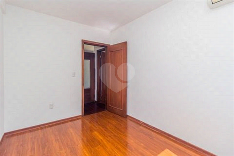 Foto REO1104600
