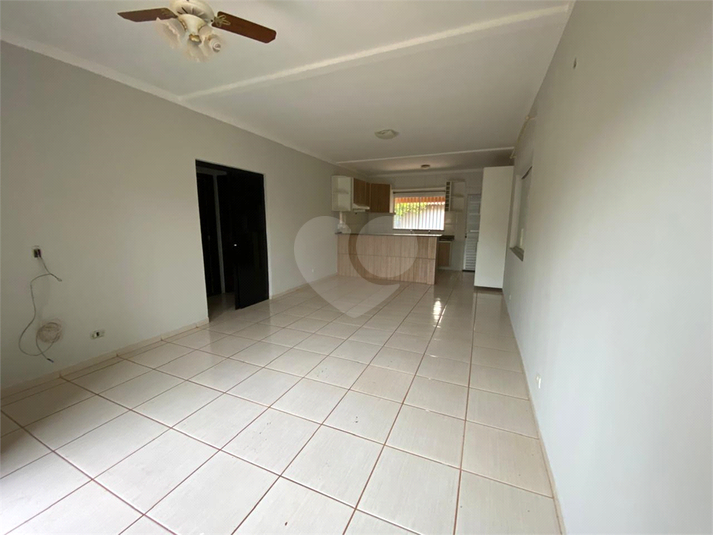 Foto REO1104624