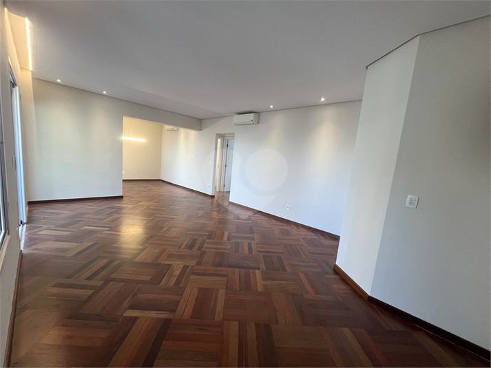 Foto REO1104651