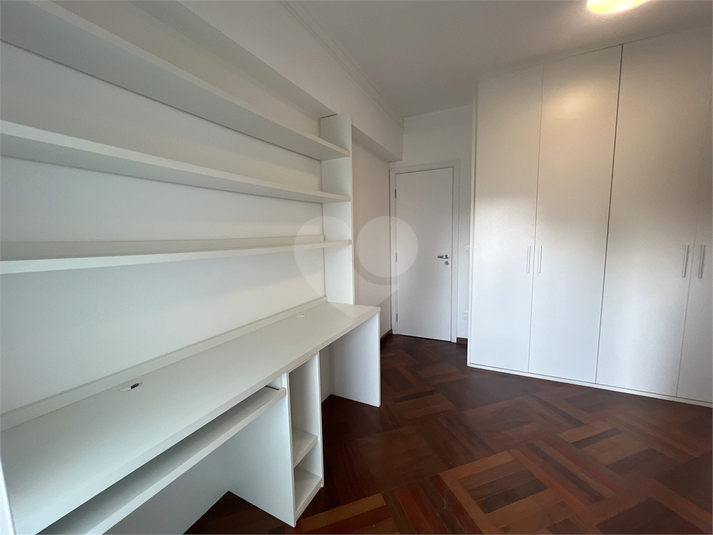 Foto REO1104651