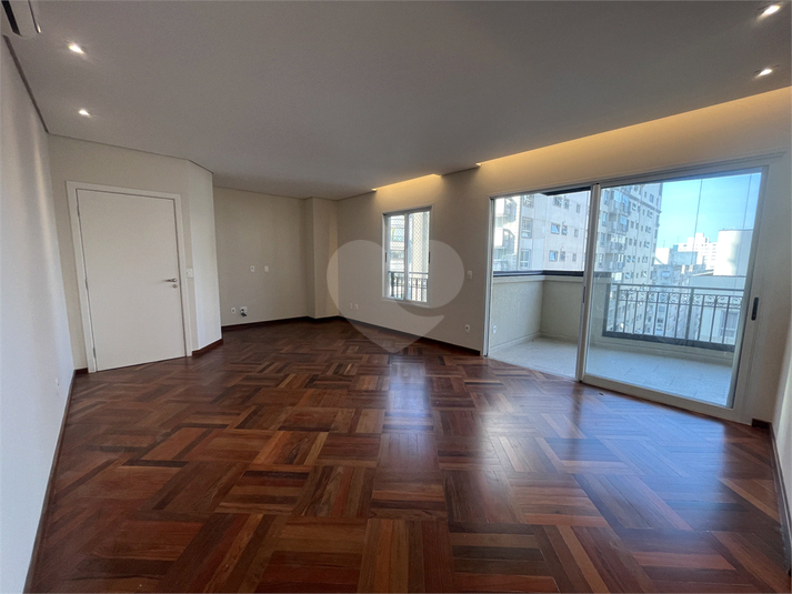 Foto REO1104651