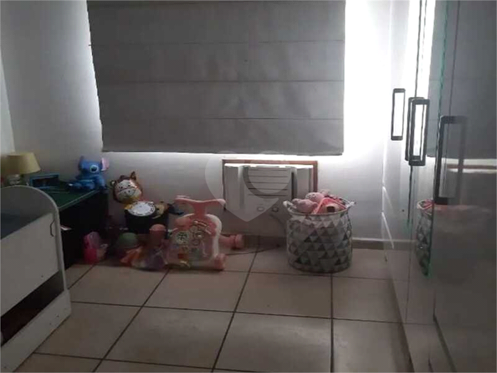 Foto REO1104670