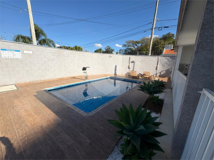Foto REO1104701