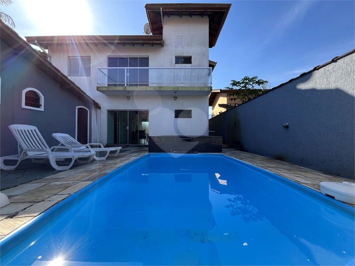 Foto REO1104717