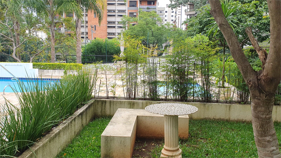 Foto REO1104723
