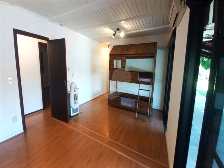 Foto REO1104726