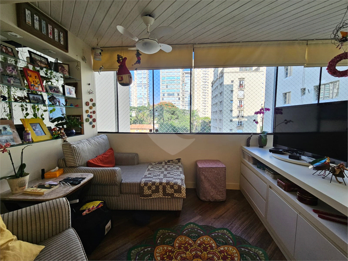 Foto REO1104727