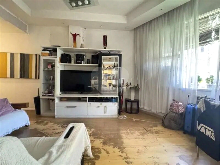 Foto REO1104769