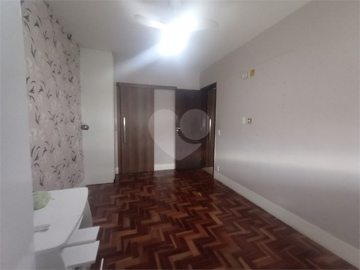 Foto REO1104797