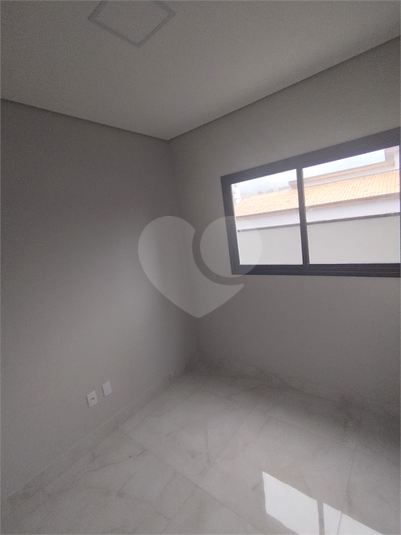 Foto REO1104876