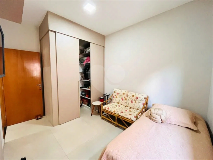 Foto REO1104878