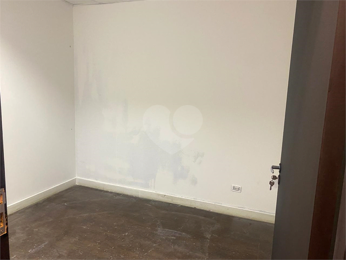 Foto REO1104923