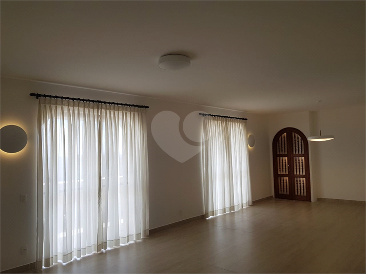 Foto REO1104964