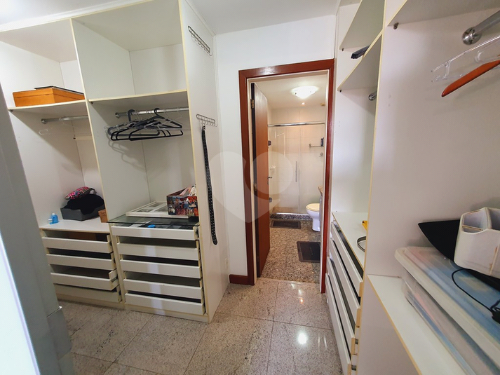 Foto REO1105055