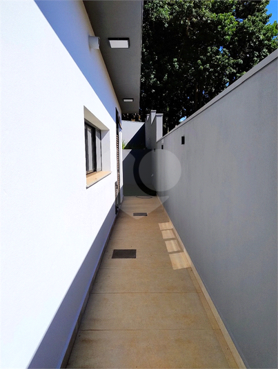 Foto REO1105073