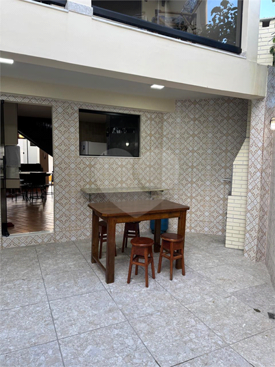 Foto REO1105087