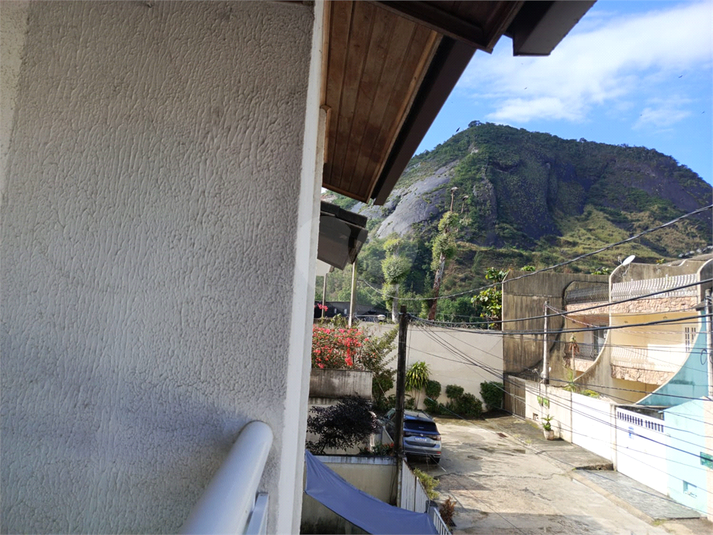 Foto REO1105142