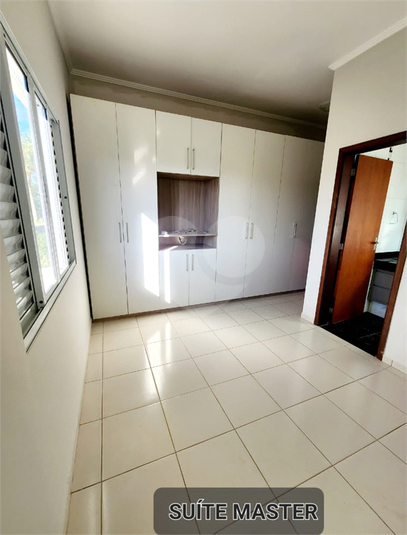Foto REO1105183