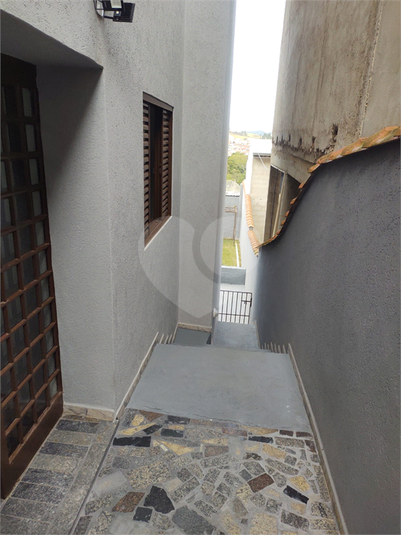 corredor com acesso ao quintal