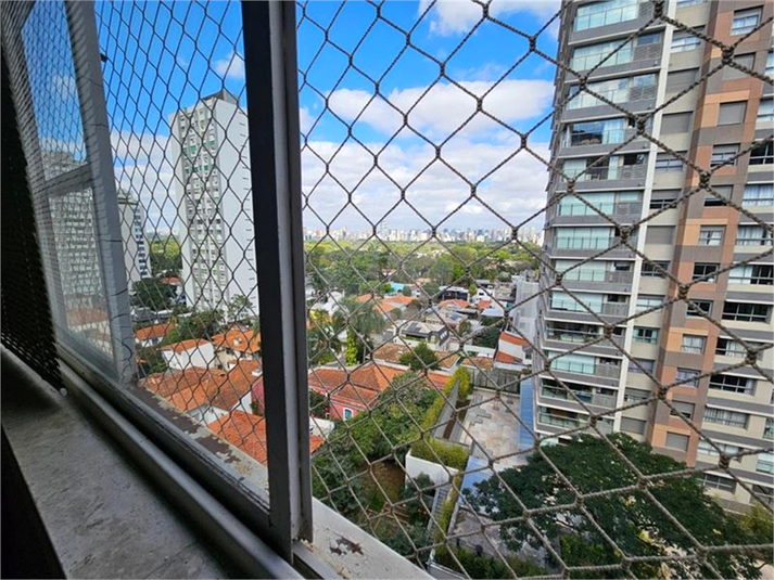 Foto REO1105221