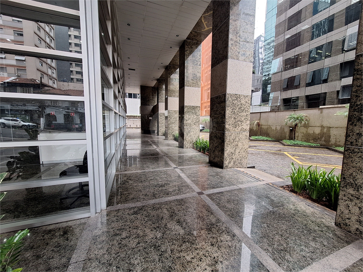 Foto REO1105230