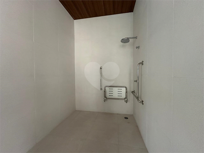 Foto REO1105317